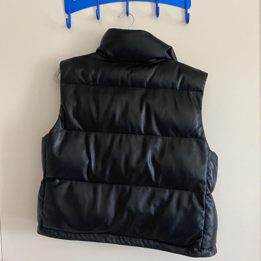 Aritzia Vest puffer - Picture 2 of 3